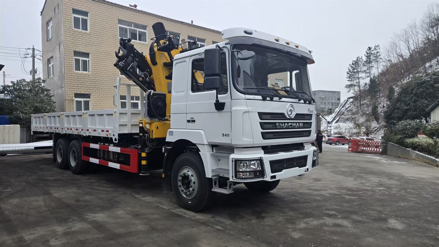 SHACMAN F3000 6x4 truck mounted crane for export projects